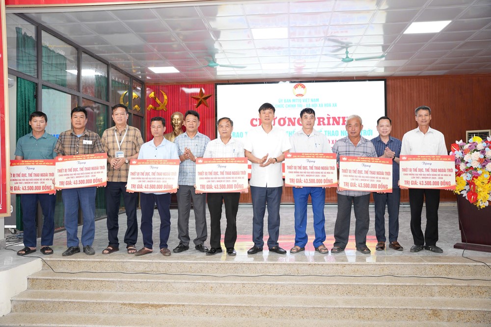 Người dân, doanh nghiệp Hoà Xá ủng hộ hơn 425 triệu đồng xây dựng các công trình - ảnh 1