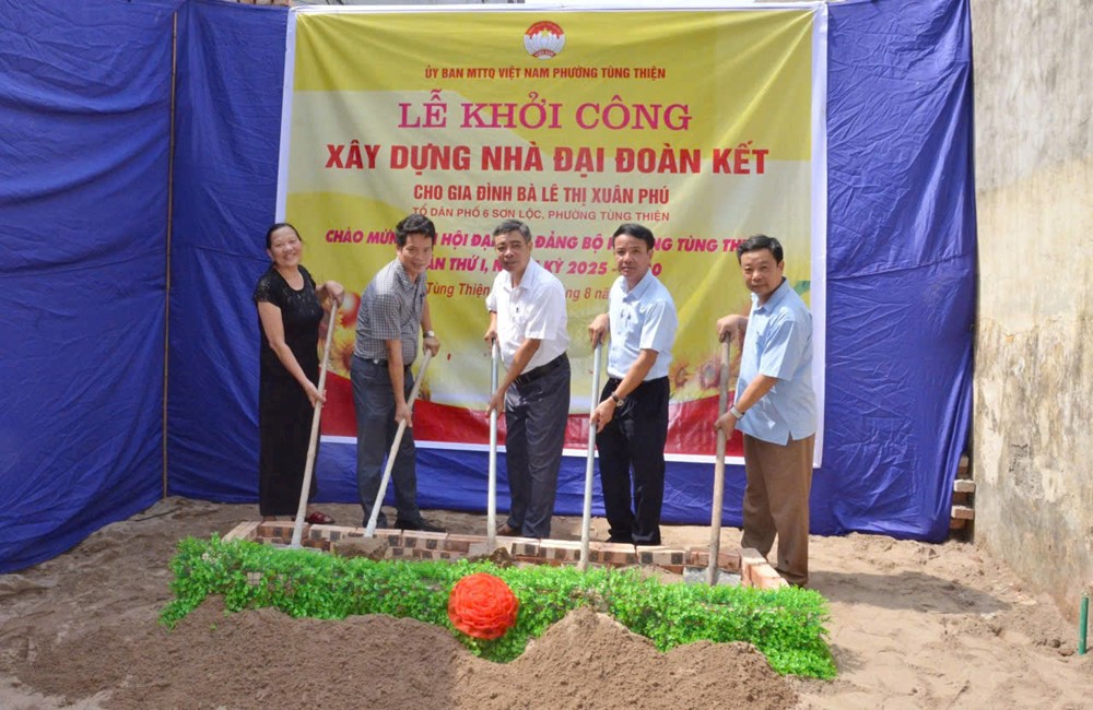 Phường Tùng Thiện triển khai nhiều công trình chào mừng Đại hội Đảng bộ lần thứ I - ảnh 4