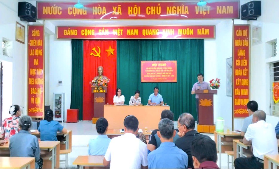 Cử tri xã Đoài Phương đề nghị tăng cường quản lý an toàn thực phẩm, bếp ăn bán trú - ảnh 1