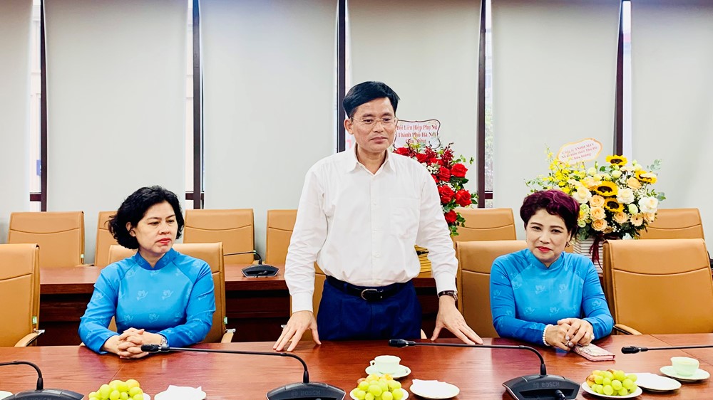 Hội LHPN Hà Nội chúc mừng các sở, ngành nhân kỷ niệm 80 năm ngày truyền thống - ảnh 5