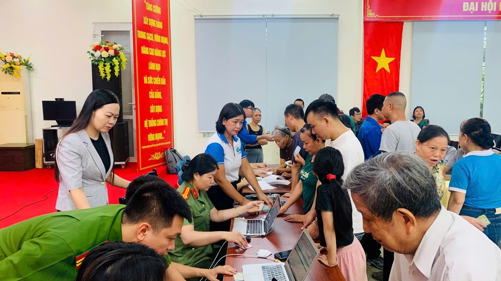 Trao quà tặng Tết độc lập - nhận niềm vui trọn vẹn - ảnh 6