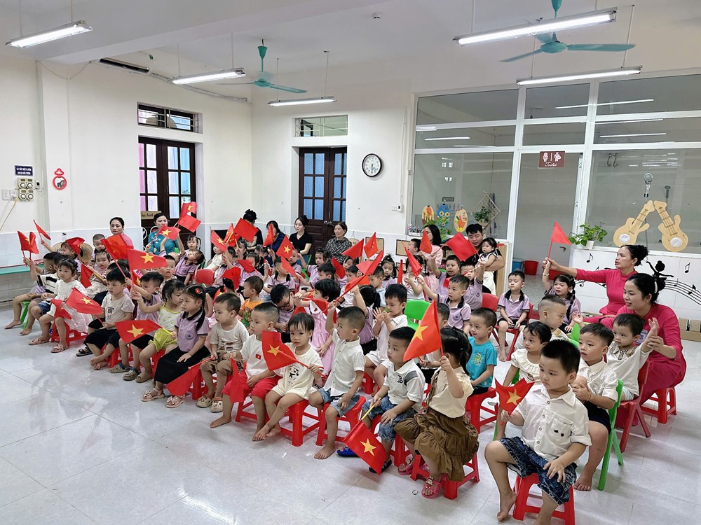 Sơn Tây tưng bừng khai giảng năm học mới 2025-2026 - ảnh 7