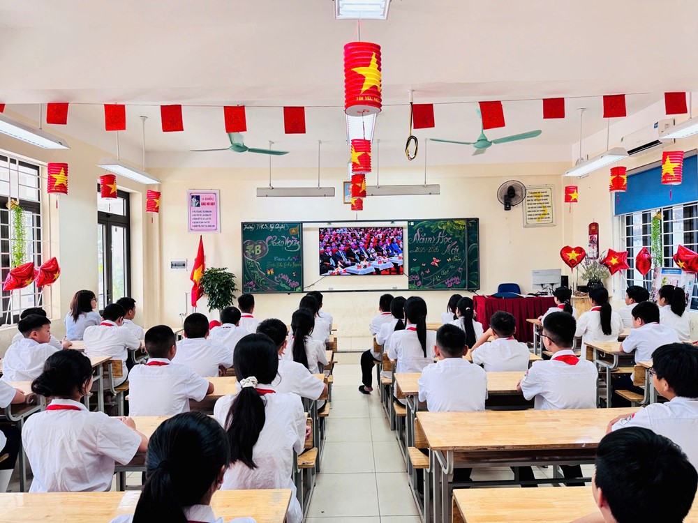 Sơn Tây tưng bừng khai giảng năm học mới 2025-2026 - ảnh 10