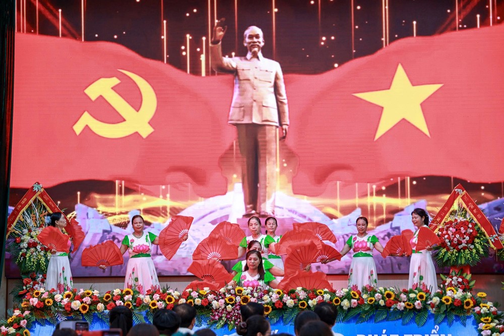 Phụ nữ xã Ứng Thiên nâng cao năng lực số, thích ứng tốt hơn với yêu cầu thời đại - ảnh 9