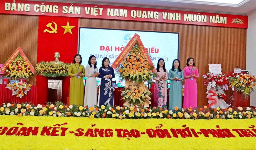 Phụ nữ Đoài Phương đoàn kết, sáng tạo, góp phần xây dựng quê hương giàu đẹp, văn minh - ảnh 1