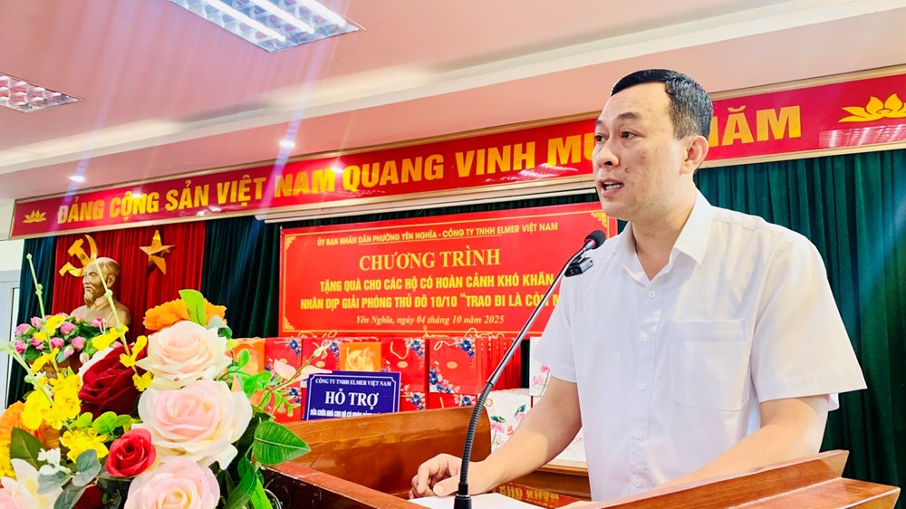 Phường Yên Nghĩa trao hơn 100 suất quà tặng các gia đình có hoàn cảnh khó khăn - ảnh 3