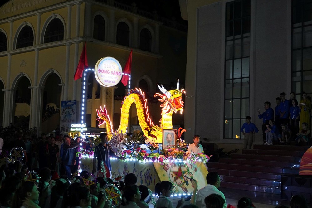 Lung linh sắc màu Đêm hội Trăng rằm - Trung thu Thành cổ - Sơn Tây xứ Đoài - ảnh 7