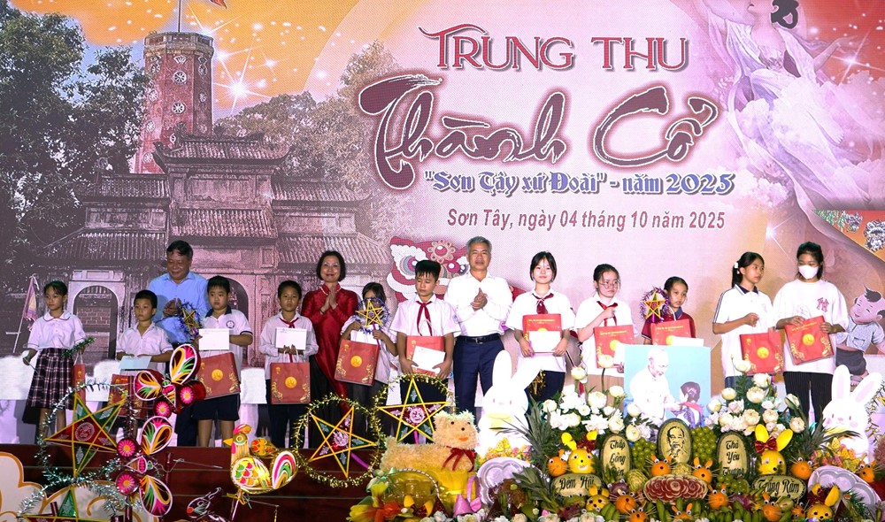 Lung linh sắc màu Đêm hội Trăng rằm - Trung thu Thành cổ - Sơn Tây xứ Đoài - ảnh 3