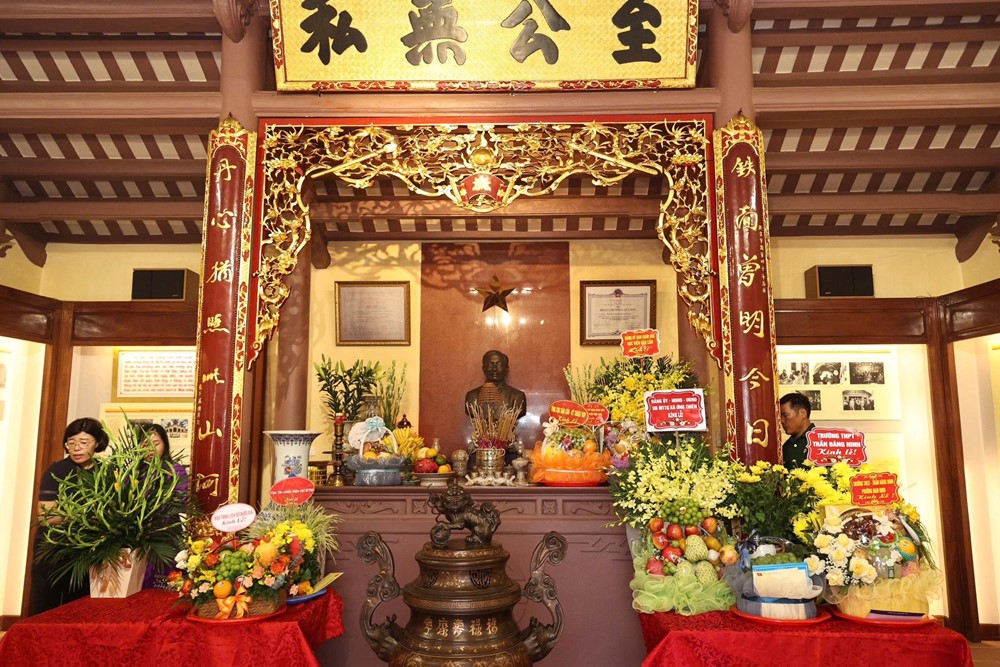 Xã Ứng Thiên: Dâng hương tưởng niệm đồng chí Trần Đăng Ninh - ảnh 1