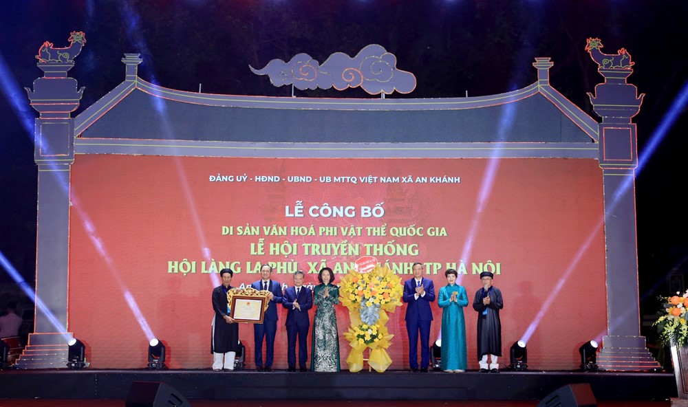Lễ hội truyền thống - Hội làng La Phù là Di sản văn hóa phi vật thể quốc gia - ảnh 3