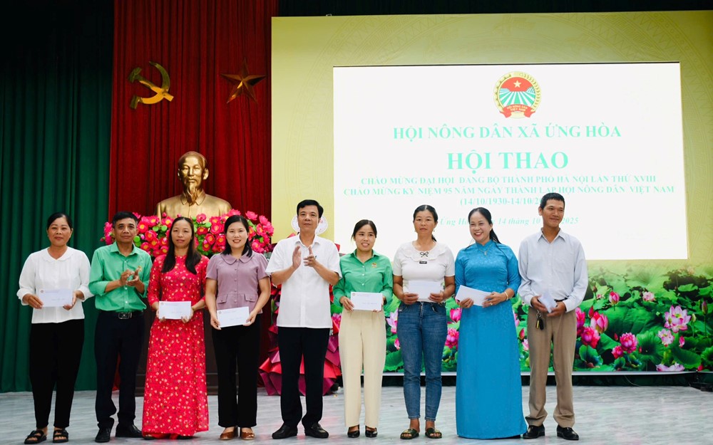 Nhiều hoạt động ý nghĩa kỷ niệm 95 năm Hội Nông dân và Hội LHPN xã Ứng Hoà - ảnh 4