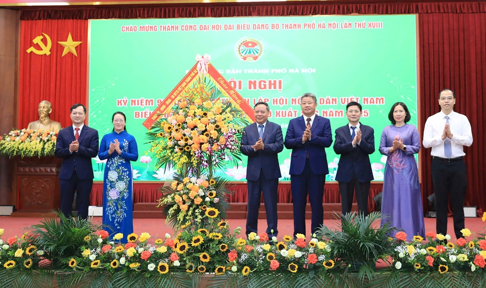 Biểu dương, vinh danh nông dân Thủ đô xuất sắc năm 2025 - ảnh 1