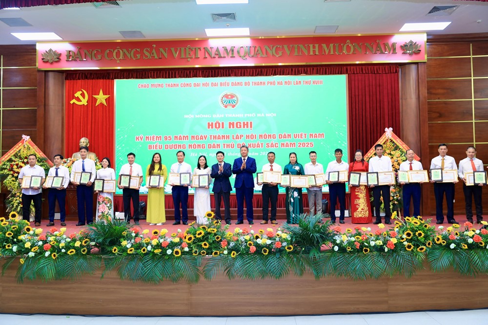 Biểu dương, vinh danh nông dân Thủ đô xuất sắc năm 2025 - ảnh 6