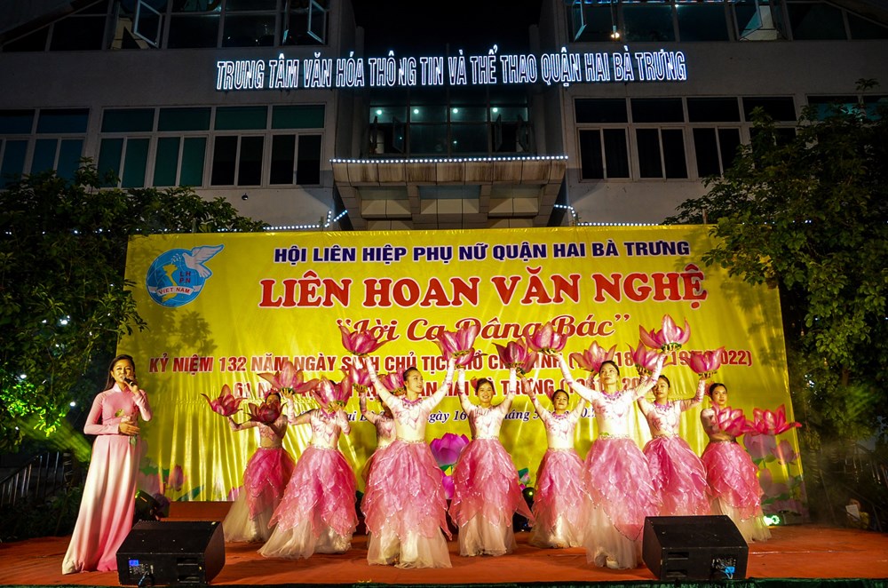  Liên hoan “Lời ca dâng Bác” chào mừng ngày sinh Chủ tịch Hồ Chí Minh - ảnh 5