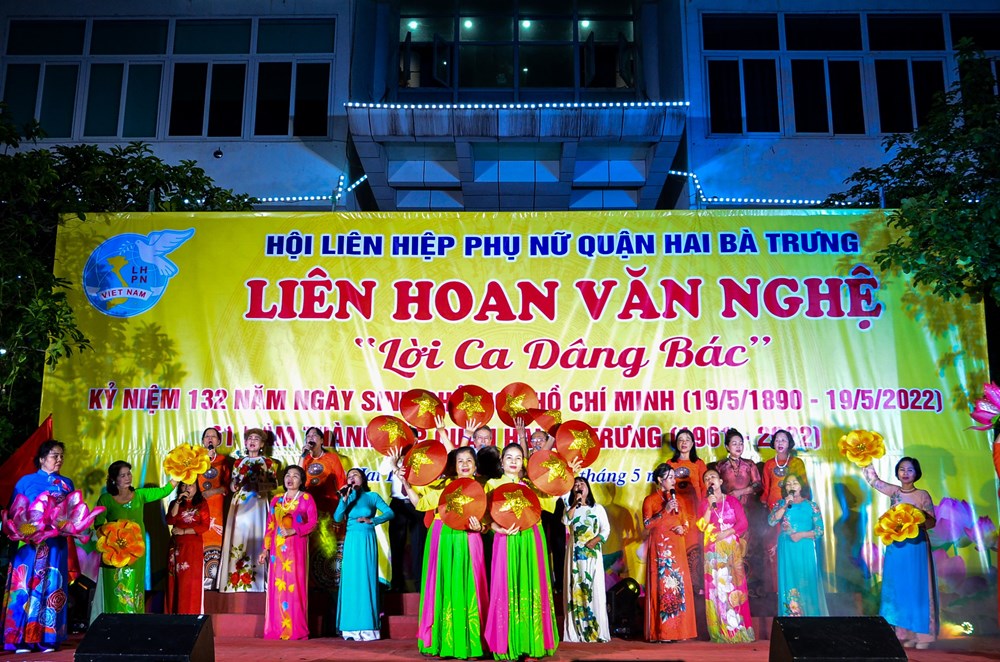  Liên hoan “Lời ca dâng Bác” chào mừng ngày sinh Chủ tịch Hồ Chí Minh - ảnh 6