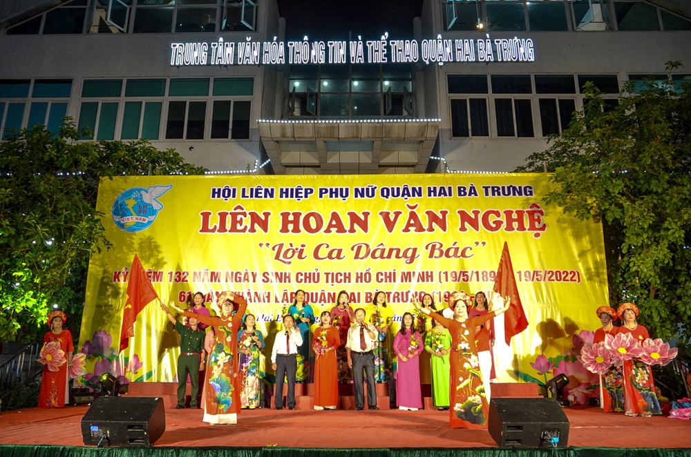  Liên hoan “Lời ca dâng Bác” chào mừng ngày sinh Chủ tịch Hồ Chí Minh - ảnh 7