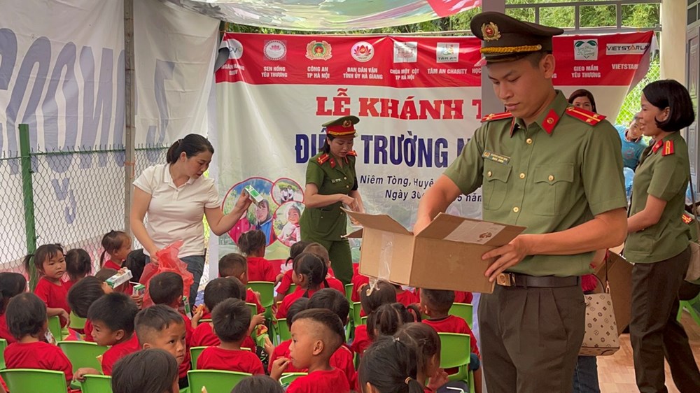 Khánh thành điểm trường Nà Cuổng 2 tại xã Niêm Tòng, huyện Mèo Vạc, tỉnh Hà Giang - ảnh 4