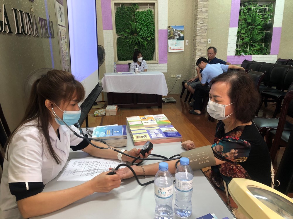 Phụ nữ quận Hà Đông được khám sức khỏe miễn phí - ảnh 3