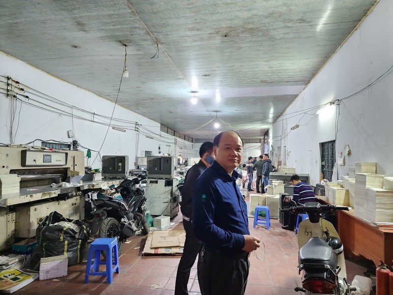 Chiến công của lực lượng công an triệt phá đường dây sản xuất hàng trăm tấn sách lậu quy mô cực lớn tại Hà Nội - ảnh 4