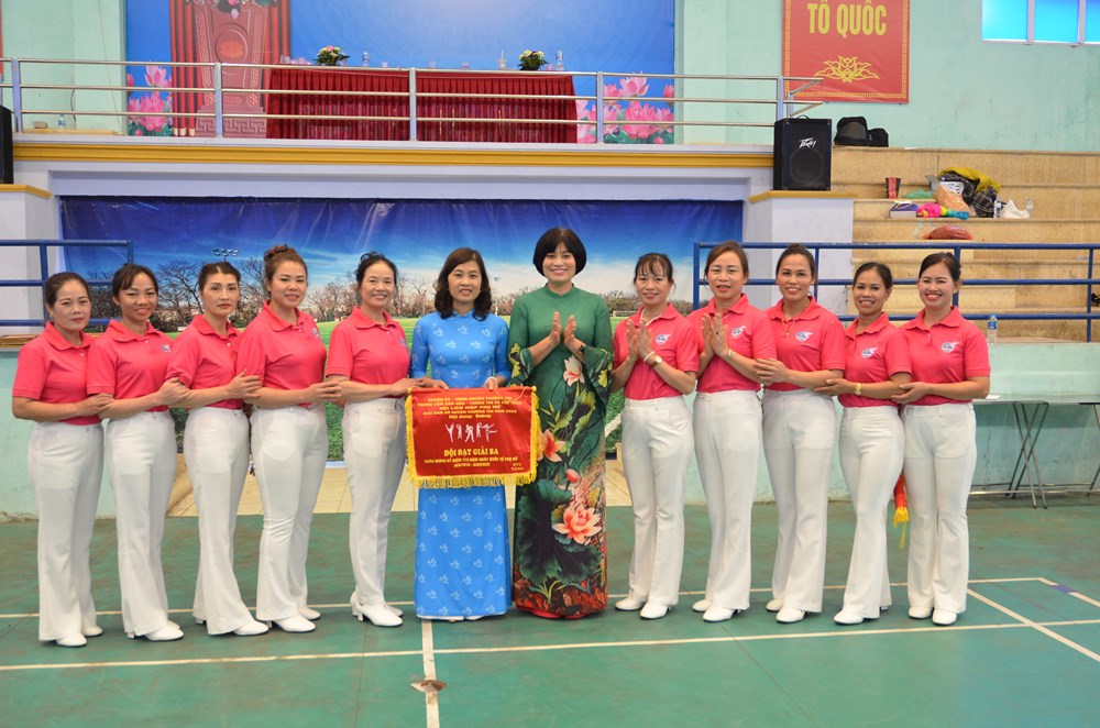 Hội LHPN huyện Thường Tín : Tổ chức thành công Hội thi Dân vũ thể thao năm 2023 - ảnh 10