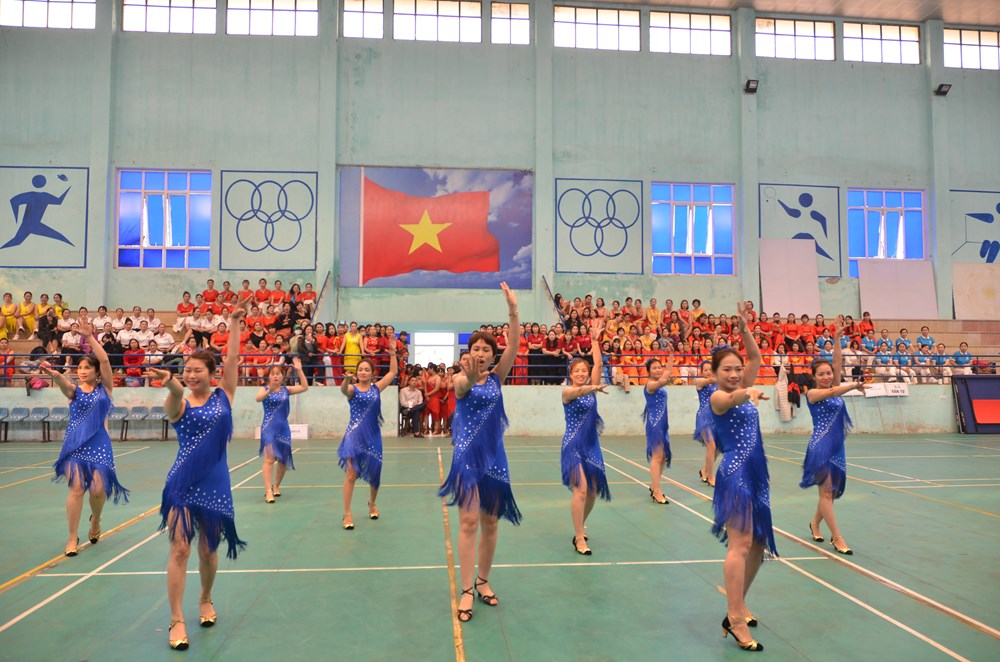 Hội LHPN huyện Thường Tín : Tổ chức thành công Hội thi Dân vũ thể thao năm 2023 - ảnh 4