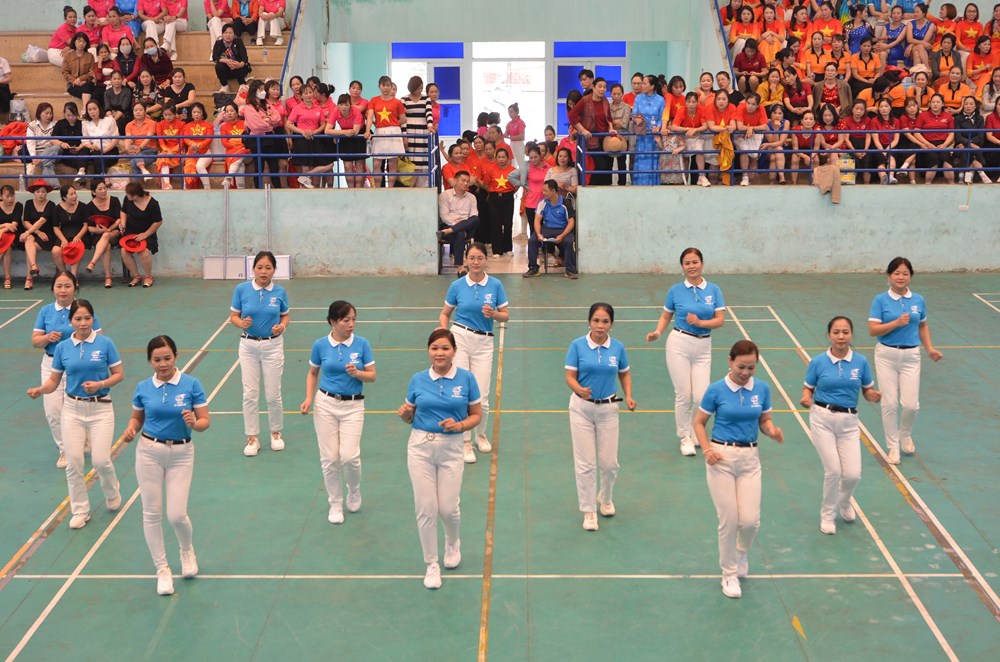 Hội LHPN huyện Thường Tín : Tổ chức thành công Hội thi Dân vũ thể thao năm 2023 - ảnh 8