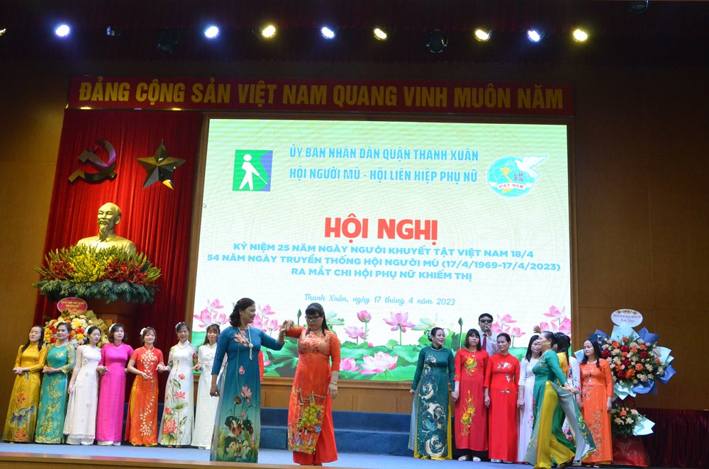 Kỷ niệm 25 năm ngày Người khuyết tật Việt Nam, ra mắt Chi hội phụ nữ khiếm thị Quận Thanh Xuân - ảnh 3