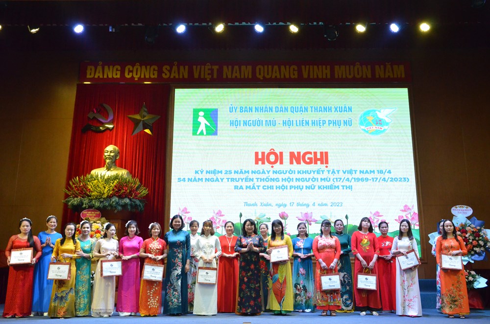 Kỷ niệm 25 năm ngày Người khuyết tật Việt Nam, ra mắt Chi hội phụ nữ khiếm thị Quận Thanh Xuân - ảnh 4