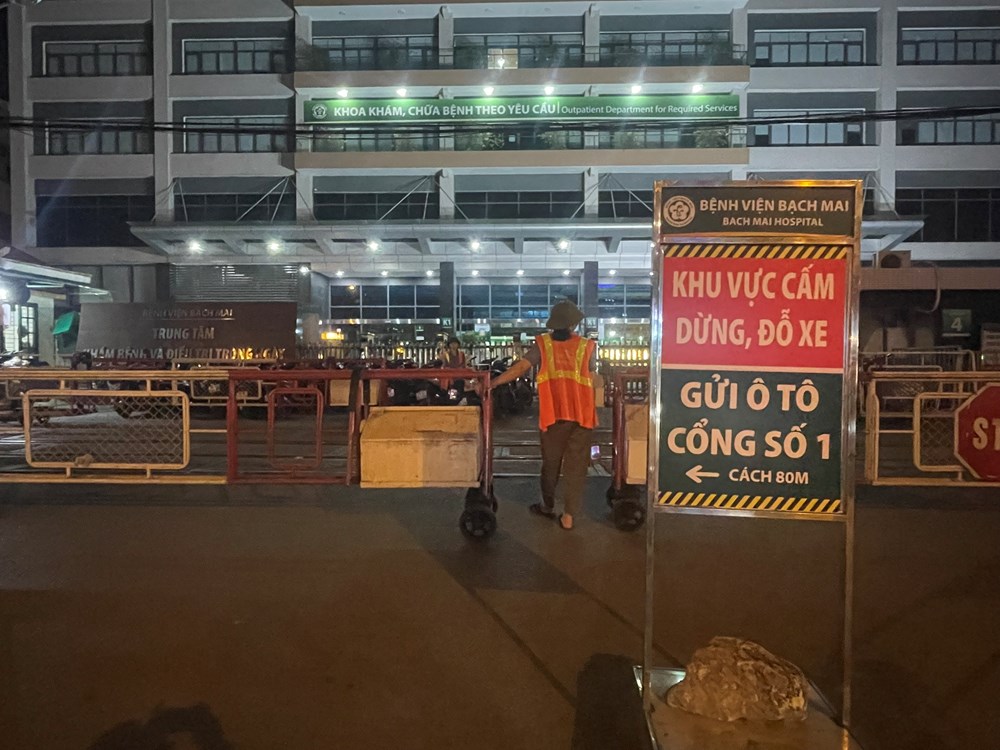 Cần làm rõ điểm trông giữ xe gần bệnh viện Bạch Mai - ảnh 2