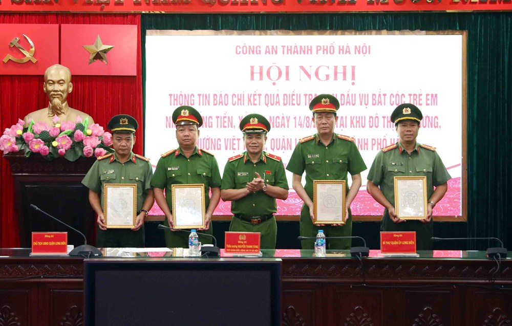 Bí thư Thành ủy Hà Nội gửi thư khen cán bộ, chiến sĩ trong vụ giải cứu bé trai bị bắt cóc - ảnh 1