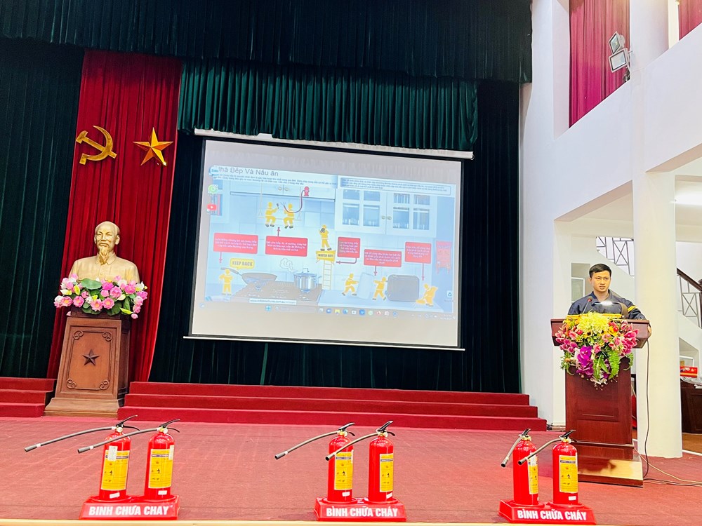 Hội LHPN huyện Thanh Trì:  Tập huấn nâng cao  kỹ năng PCCC và thoát hiểm  - ảnh 2