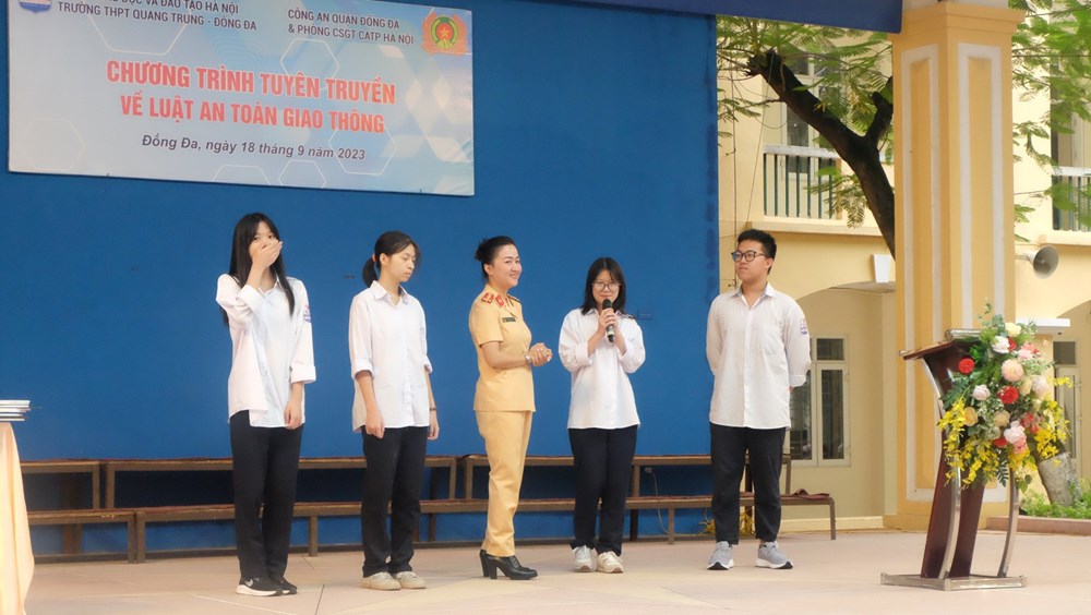 Nâng cao ý thức đảm bảo ATGT cho học sinh Trường THPT Quang Trung - ảnh 3