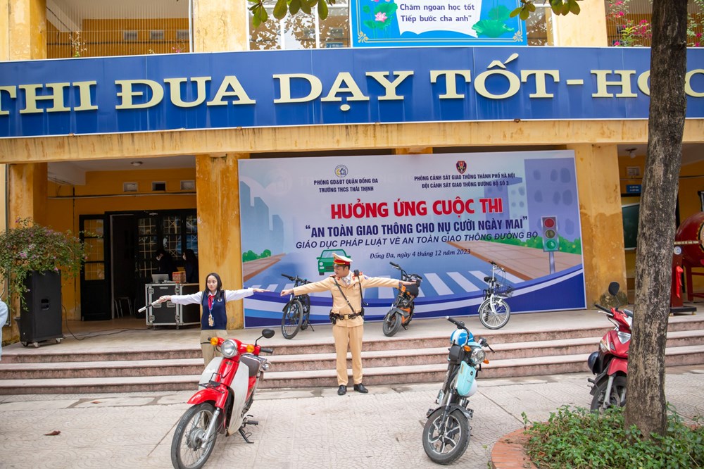 Nâng cao kiến thức pháp luật về ATGT cho học sinh Trường THCS Thái Thịnh   - ảnh 3