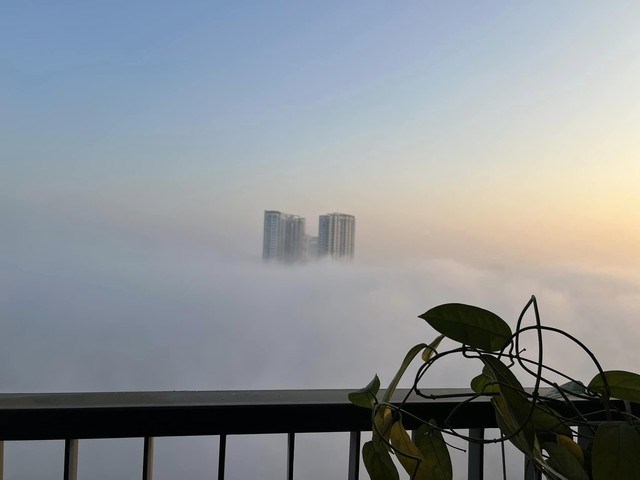 Chuyên gia chỉ rõ nguyên nhân gây hiện tượng sương mù dày đặc ở Hà Nội - ảnh 1