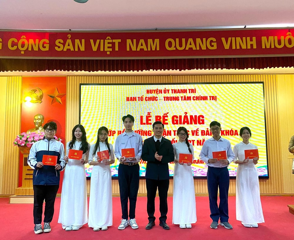 Gieo “hạt giống đỏ” trong các trường THPT - cách làm ở huyện Thanh Trì - ảnh 1