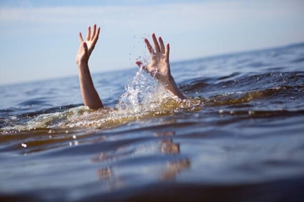 Học sinh tử vong do bơi lội, cảnh báo khẩn về nguy cơ đuối nước - ảnh 1