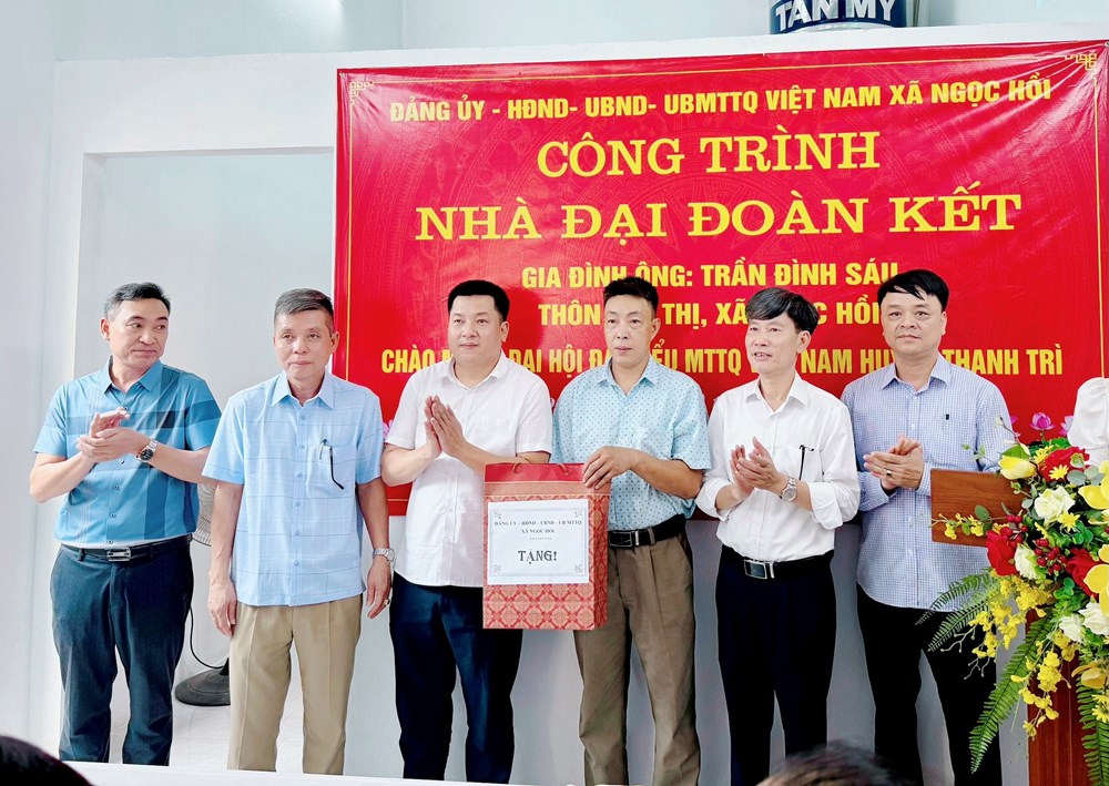 Huyện Thanh Trì: Bàn giao nhà “Đại đoàn kết” cho hộ cận nghèo  - ảnh 1