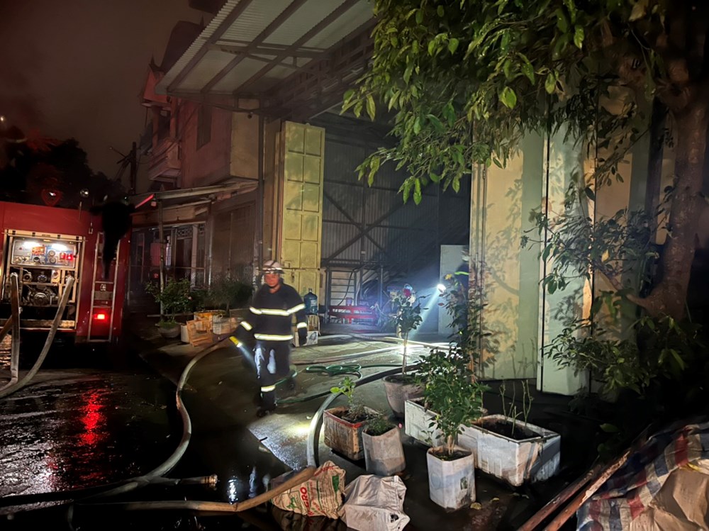 Đan Phượng: Lại xảy ra cháy cơ sở sản xuất kinh doanh tại làng nghề Tân Hội - ảnh 1