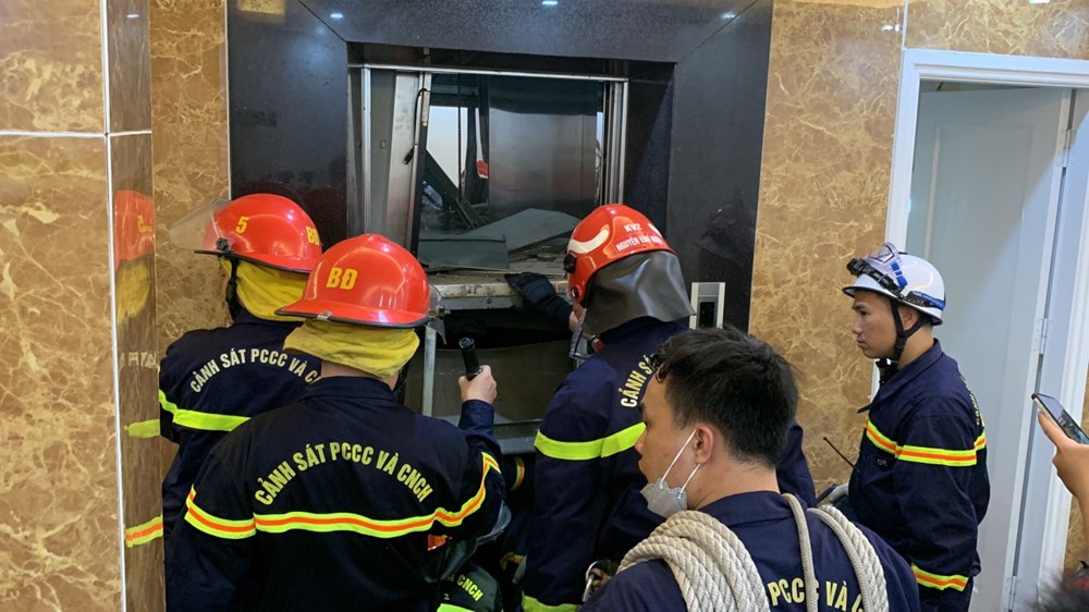 Hà Nội: Rơi thang máy, 2 người tử vong - ảnh 2