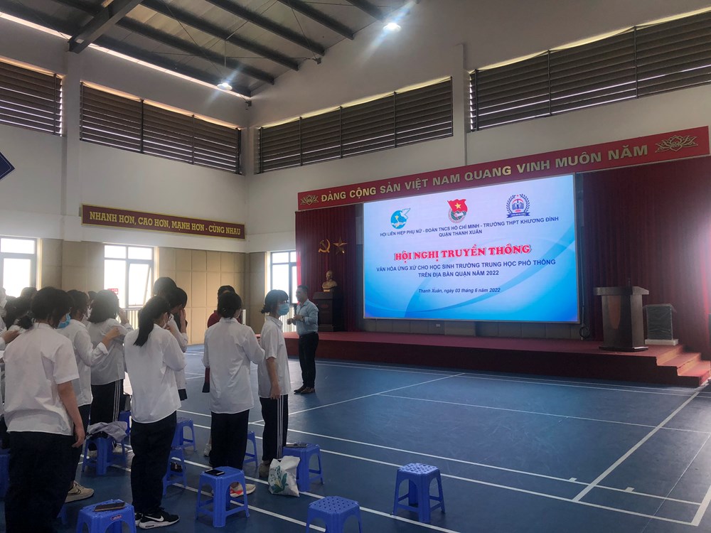 Hội LHPN quận Thanh Xuân: Truyền thông văn hóa ứng xử cho 120 nữ sinh trường THPT Khương Đình - ảnh 1