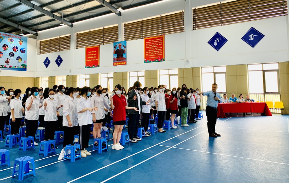Hội LHPN quận Thanh Xuân: Truyền thông văn hóa ứng xử cho 120 nữ sinh trường THPT Khương Đình - ảnh 3