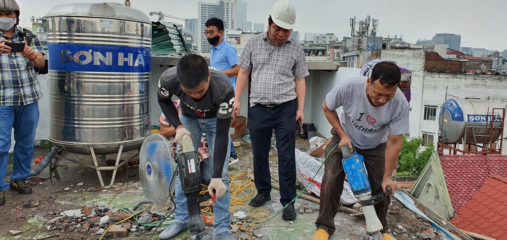 Quận Cầu Giấy: Xử lý vi phạm đối với công trình xây dựng số 373  Cầu Giấy - ảnh 2