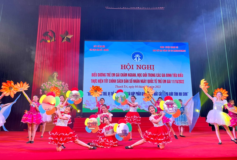 Huyện Thanh Trì: Biểu dương 100 trẻ em gái chăm ngoan, học giỏi - ảnh 1