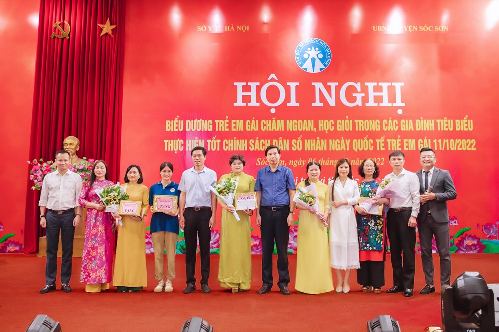 Hà Nội: Gặp mặt, biểu dương trẻ em gái chăm ngoan học giỏi tại huyện Sóc Sơn và Thanh Oai - ảnh 1