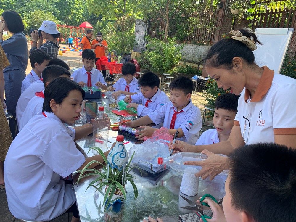 Hội LHPN quận Bắc Từ Liêm: Khánh thành sân chơi tái chế cho trẻ em - ảnh 6