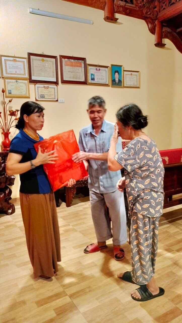 Hội LHPN huyện Thanh Trì: Tri ân và tặng quà người có công, các gia đình chính sách  - ảnh 5