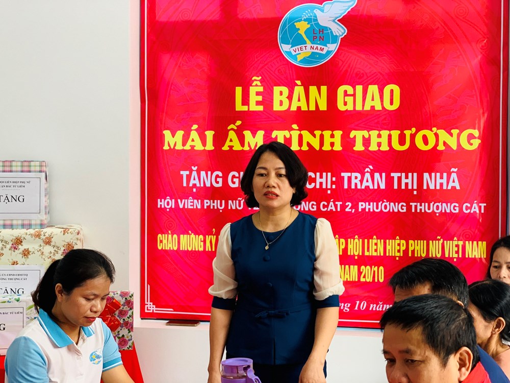 Hội LHPN quận Bắc Từ Liêm: Trao “Mái ấm tình thương” cho gia đình bà Trần Thị Nhã - ảnh 3