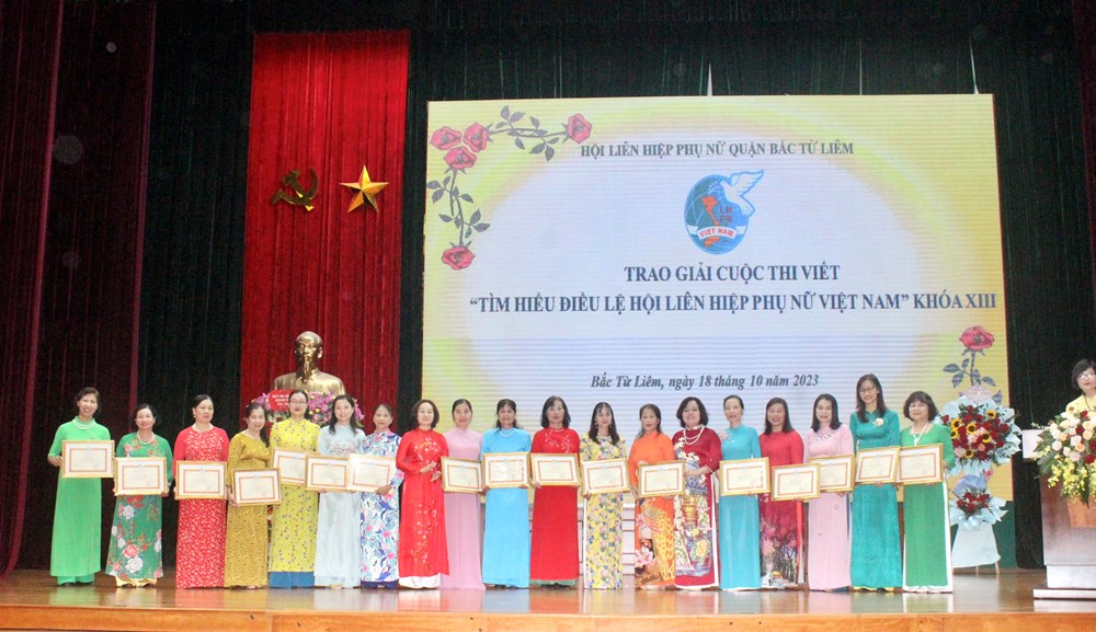 Hội LHPN quận Bắc Từ Liêm: Gặp mặt kỷ niệm 93 năm ngày thành lập Hội LHPN Việt Nam - ảnh 8
