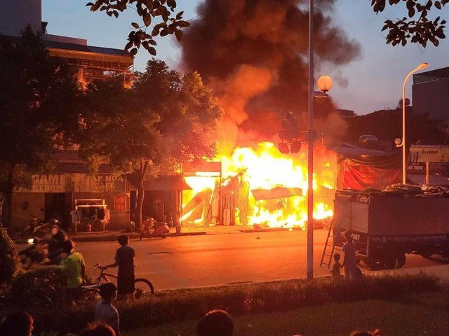  Thủ tướng chia buồn sâu sắc với gia đình, nạn nhân vụ cháy ở Thanh Trì - ảnh 1