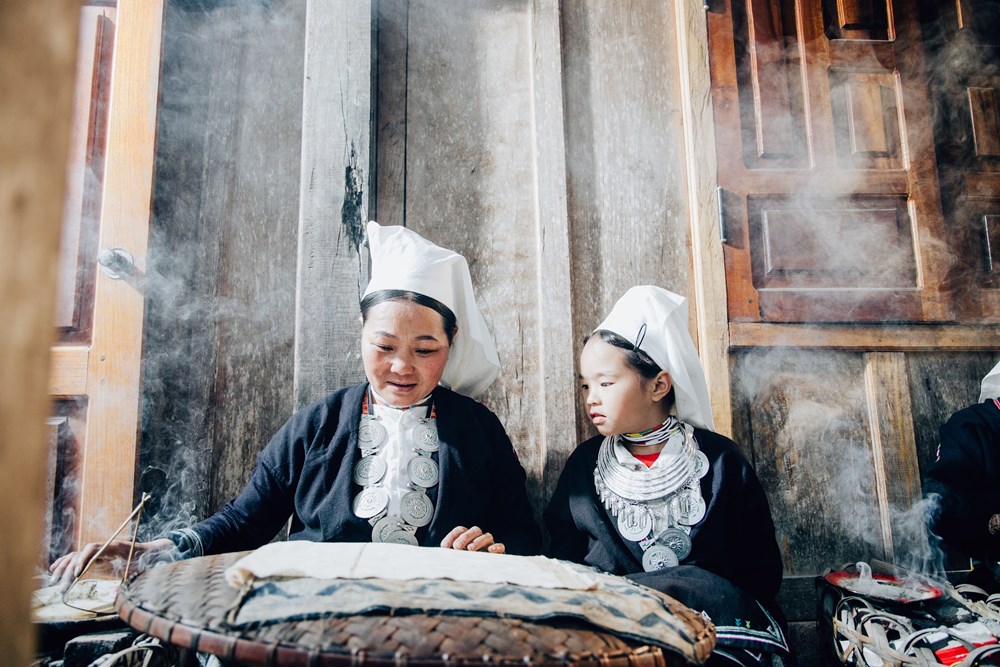  “Sáp ong - Sắc chàm” - triển lãm về văn hoá dân tộc Dao và Mông tại Hà Nội - ảnh 8